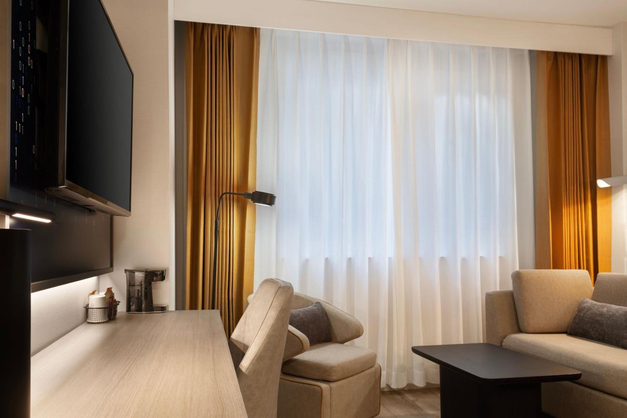 Courtyard By Marriott New York Manhattan / Soho Exterior photo