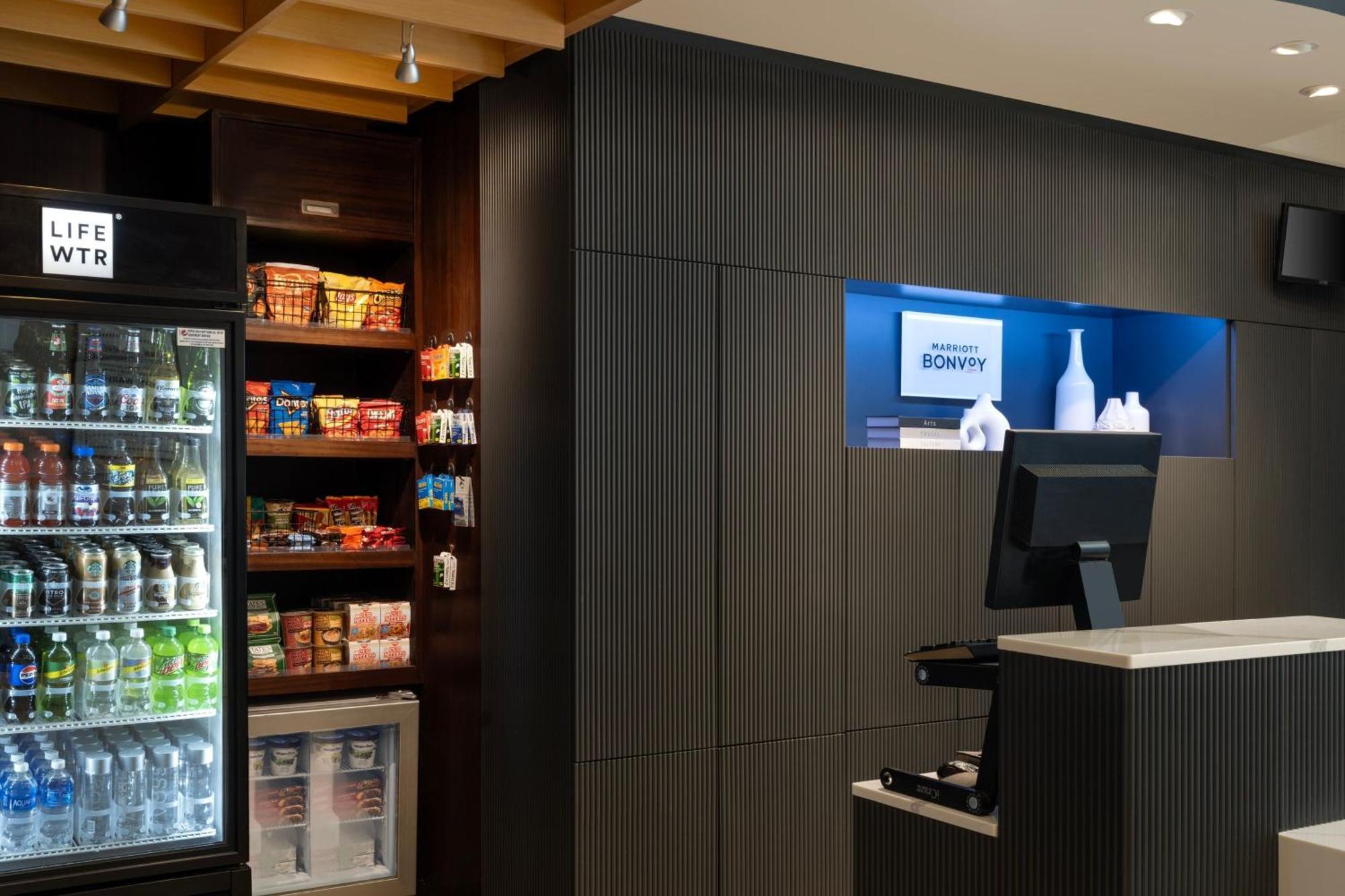 Courtyard By Marriott New York Manhattan / Soho Exterior photo